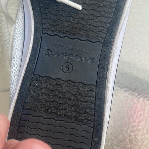 Airwalk pebbled iridescent shoes size 8 - Picture 4 of 7